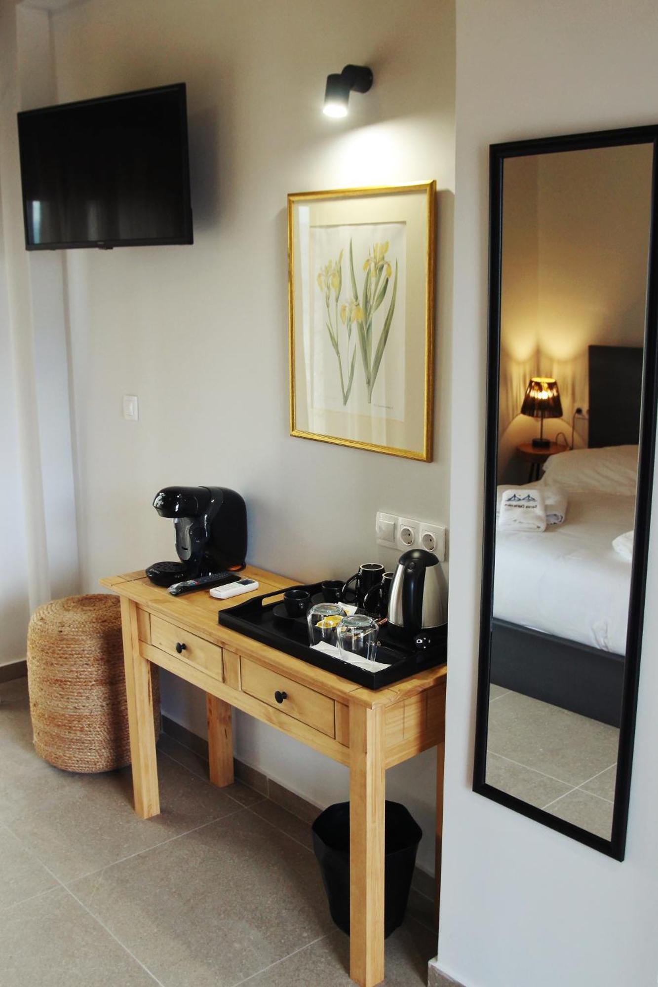 Santa Domenica Nafpaktos - Rooms And Apartments By The Sea Exteriör bild