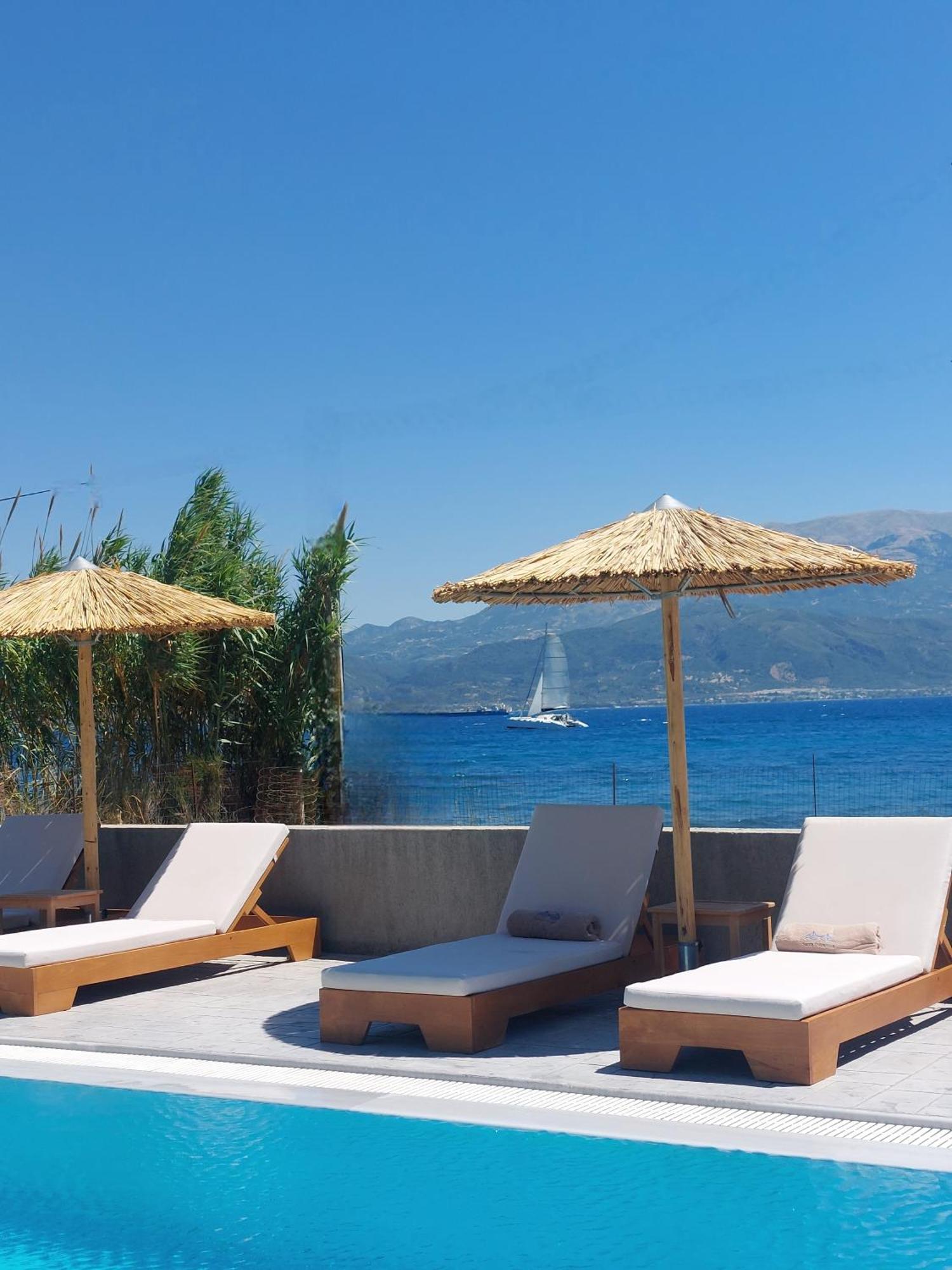 Santa Domenica Nafpaktos - Rooms And Apartments By The Sea Exteriör bild